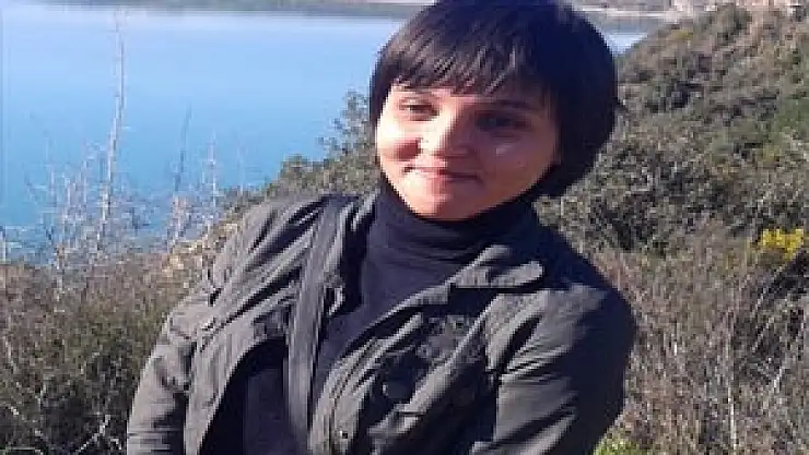 SEVGİLİSİNİN İNTİHAR ETTİĞİ YERDE KAYBOLDU