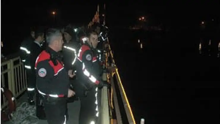 NEHRE ATLAYAN GENÇ KIZ KAYBOLDU