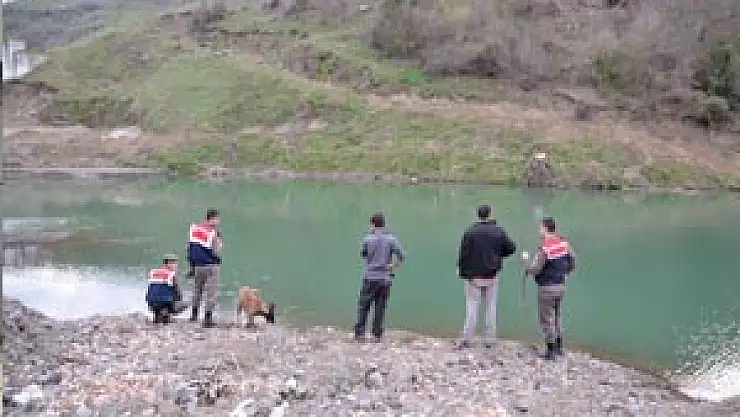 AFAD EKİBİ DAĞ TAŞ KAYIP ŞAHSI ARIYOR