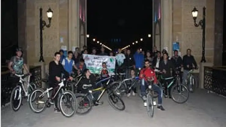 TIP BAYRAMINDA SAĞLIKLI YAŞAM İÇİN PEDAL ÇEVİRDİLER