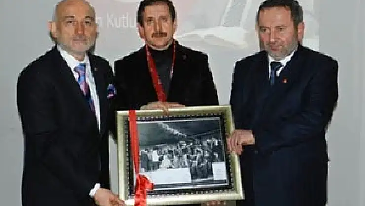 Saadet Partisi'nden 'Yeni Dünya ve Erbakan'ı Anma' Konferansı