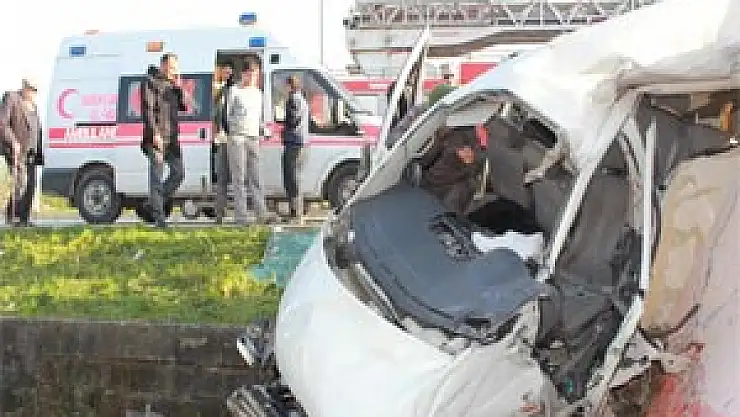 Terme'de korkunç kaza 2 ölü