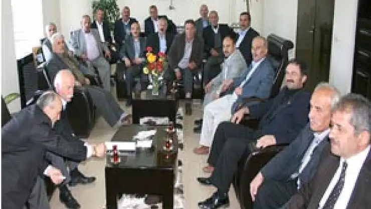 MUHTARLAR, BAŞKAN DÜNDAR'I KUTLADILAR