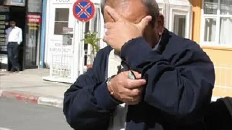 KOMŞU KIZINI ÖPMEYE 12 YIL 6 AY HAPİS