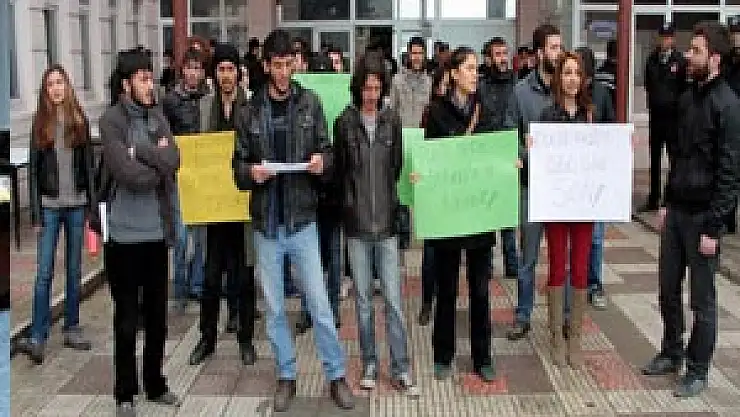  Öğrenciler  Yaşanan Olayları Kınadı