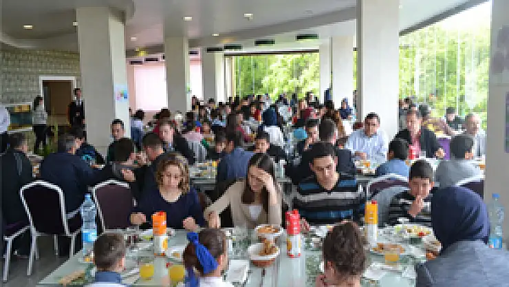 Otizimli çocuklarımızın her zaman yanındayız