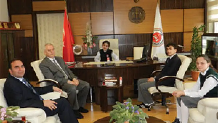 Çocuklar makama geçti