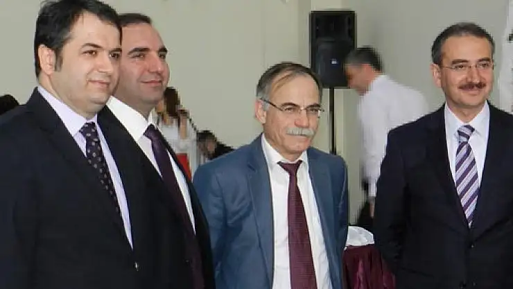 BAŞKAN DÜNDAR'DAN SEMPOZYUMA DAVET