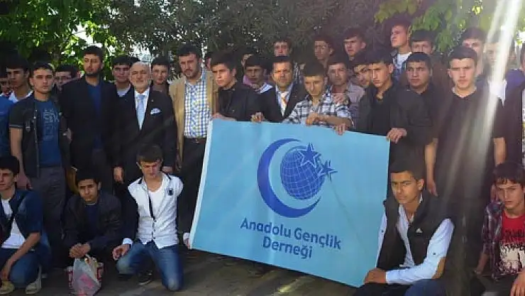  Başkan Kefeli, AGD li Gençleri 'Çanakkale'ye uğurladı'
