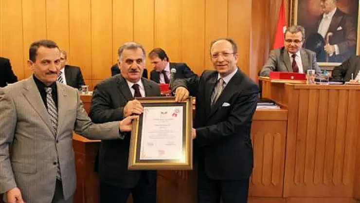 Basın İlanda nöbet değişimi