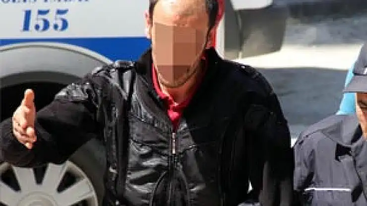 EVLERİNE DAVET ETTİKLERİ KİŞİNİN PARASINI GASP İDDİASINA GÖZALTI