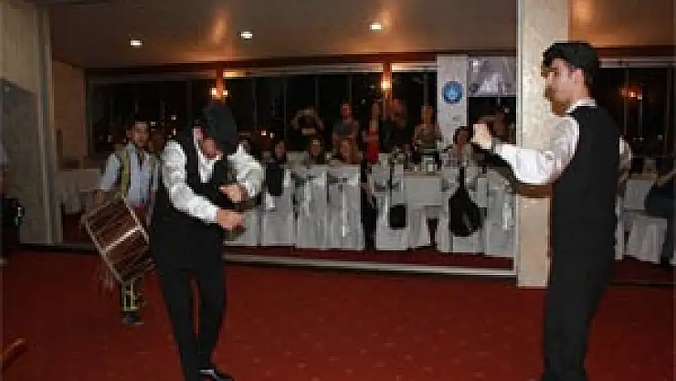  TÜRK EĞİTİM SEN KÜLTÜRLER ARASI KÖPRÜ KURDU