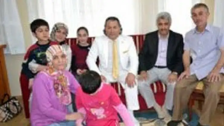 Otistik çocuklara evlerinde ziyaret