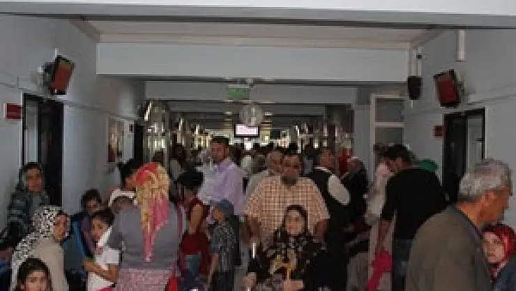  8 AYDIR ÇİVİ BİLE ÇAKILMADI