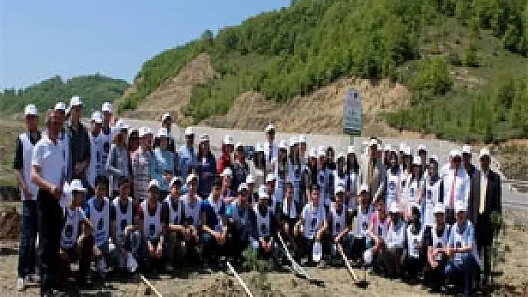  Gençlik Haftası Kutlamaları Ağaçlandırmayla Başladı