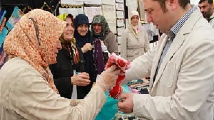 Gülder Abdullah Paşa Meydanında Kermes Açtı