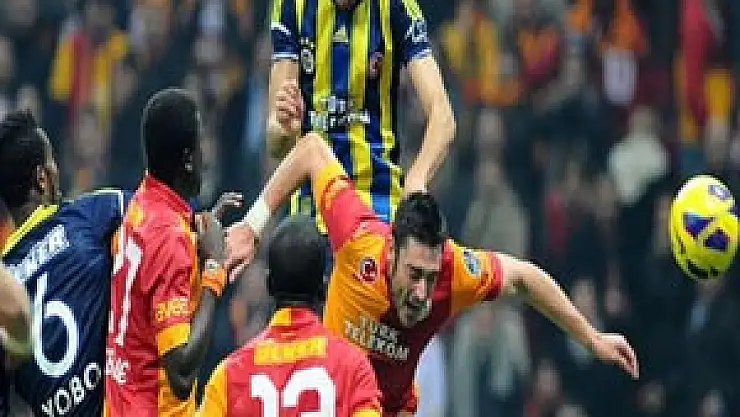 Dev derbi Cüneyt Çakır'ın