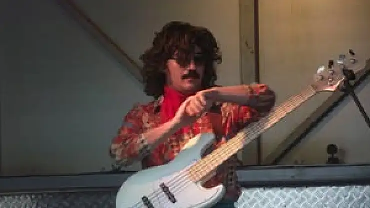  GRUP RETROBÜS ÇARŞAMBALI GENÇLERİ EĞLENDİRDİ