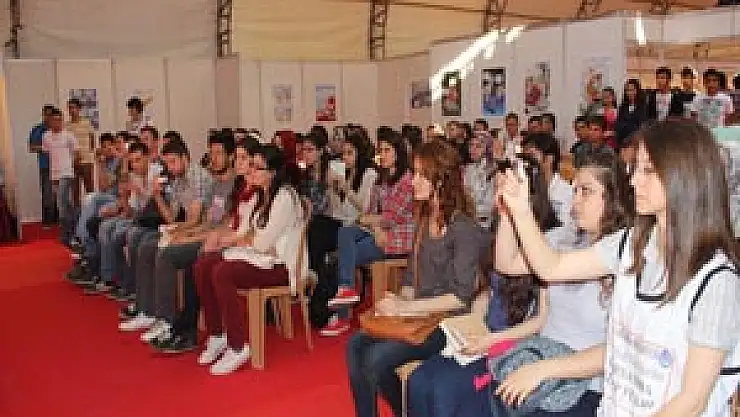  Ahmet Telli Çarşamba'da okuyucusuyla buluştu