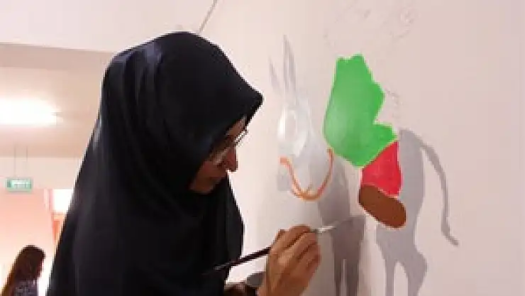 OKULU RENGARENK YAPTILAR