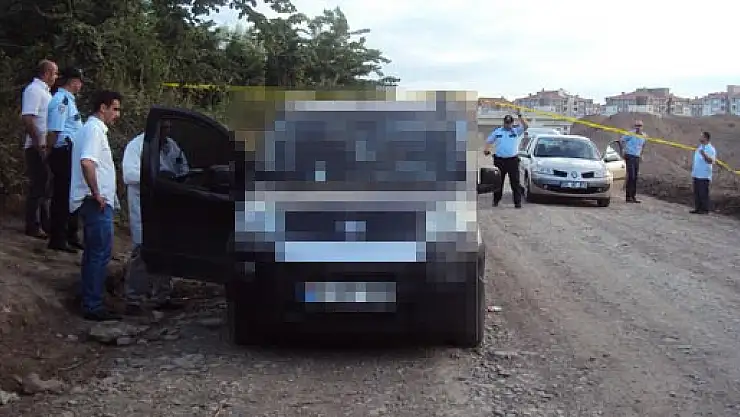 Araçta Ölü Bulundu