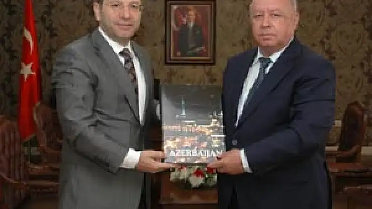 Azeri Başkandan Valiye Ziyaret