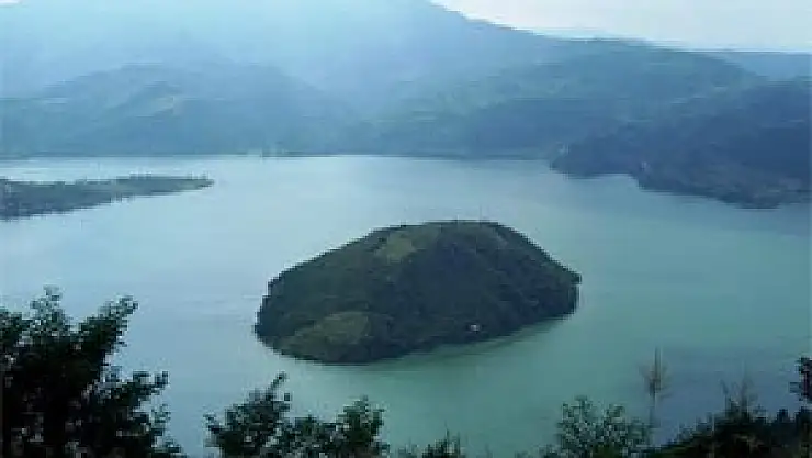 AYVACIK TATİLCİLERİ BEKLİYOR