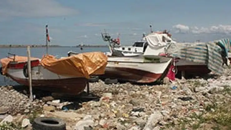 Balıkçılar Bakımsızlık ve Pislikten Şikayetçi