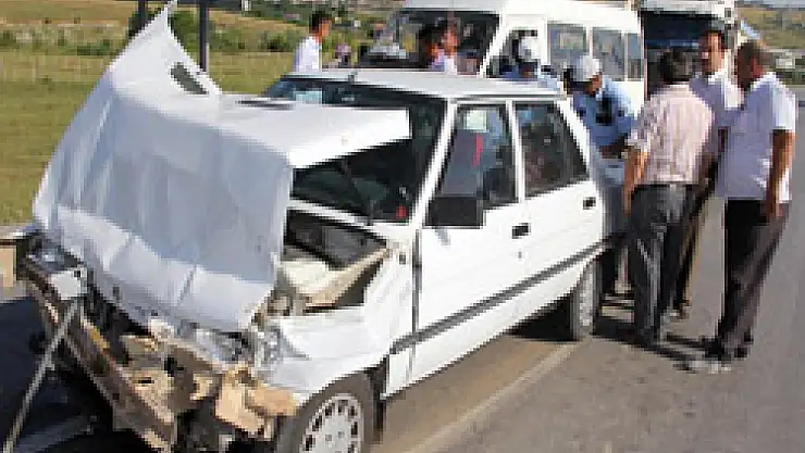 Düğün Dönüşü Kaza: 4 Yaralı