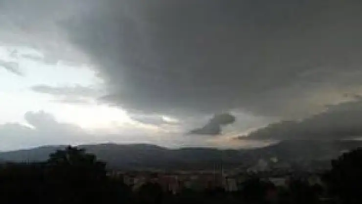 Karadeniz'de Sağanak Yağış Uyarısı