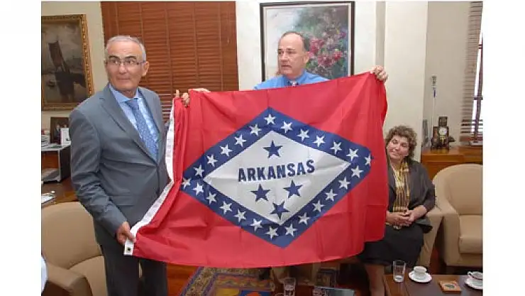 BAŞKAN YILMAZ, ABD'Lİ KONUKLARINI AĞIRLADI