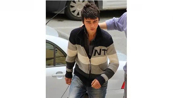  BIÇAKLI SALDIRIYA UĞRAYAN GENÇ AĞIR YARALANDI