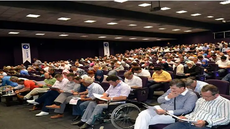 AK PARTİ 'SİYASET AKADEMİ SINAVI' YAPTI