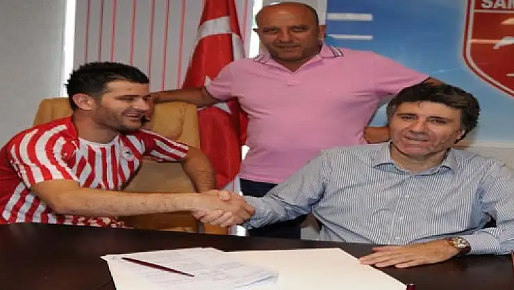 SAMSUNSPOR'DA İLK İMZA CEMİL'DEN