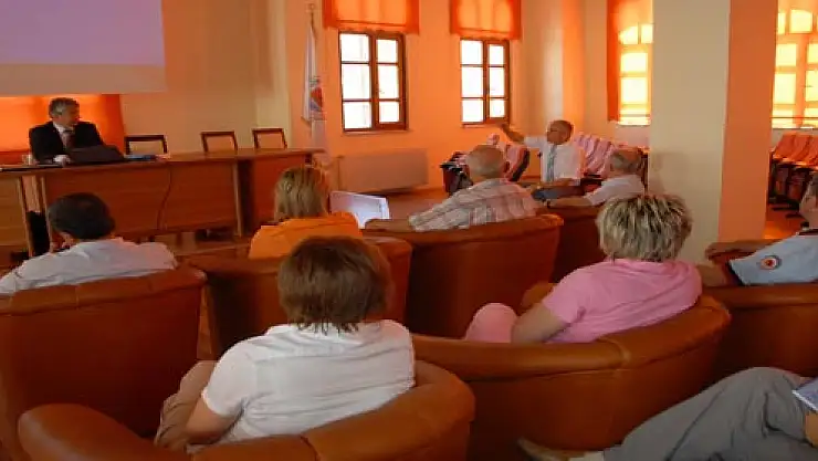 VALİ YARDIMCISINDAN BELEDİYE HUKUKU SEMİNERİ