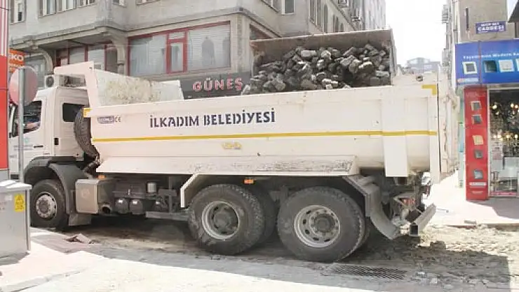   İLKADIM'IN ASFALT HEDEFİ 100 BİN TON