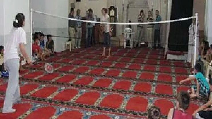 'Camide badminton'a soruşturma