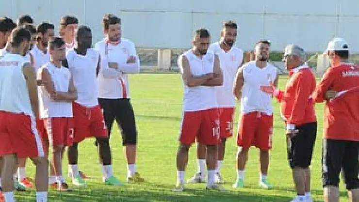  SAMSUNSPOR GÜNÜ ÇİFT İDMANLA TAMAMLADI