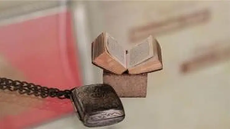 <font style'color: red'><blink>Mikro Kuran-ı Kerim görenleri hayran bırakıyor</blink></font>