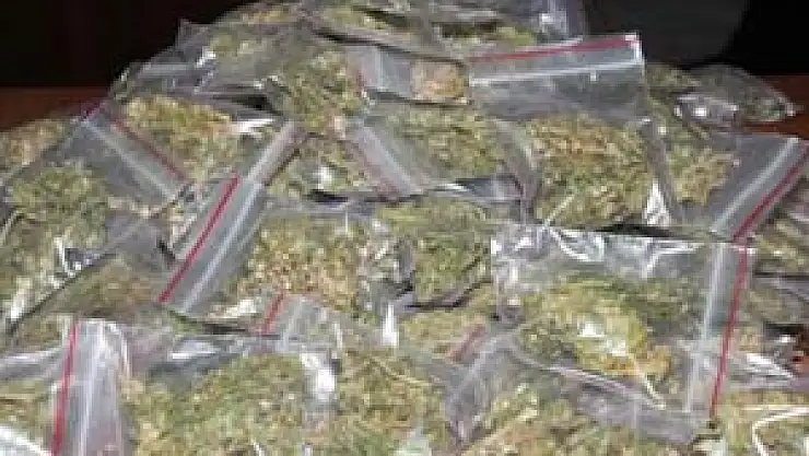  SAMSUN'DA ESRARLA YAKALANAN 3 KİŞİ GÖZALTINA ALINDI