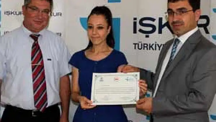  İŞKUR PERSONELİ 'İŞARET DİLİ' SERTİFİKALARINI ALDI