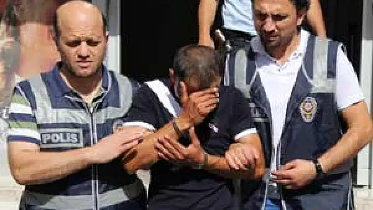 POLİS, DOLANDIRICIYI KAFASINDAKİ YARA İZİNDEN YAKALADI