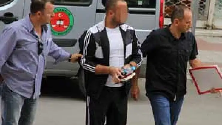 POLİSTEN KAÇAN ŞAHIS SİLAH VE SAHTE EHLİYETLE YAKALANDI