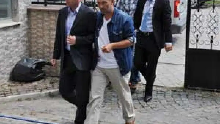 GÖZALTINA ALINAN BANKA GÖREVLİLERİ SERBEST