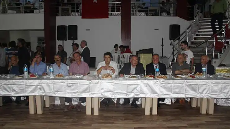 CHP İFTARDA BİR ARAYA GELDİ