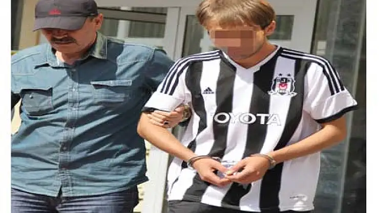 Silahını Uzatıp 'Beni Vur' Dedi, O Da Vurdu 