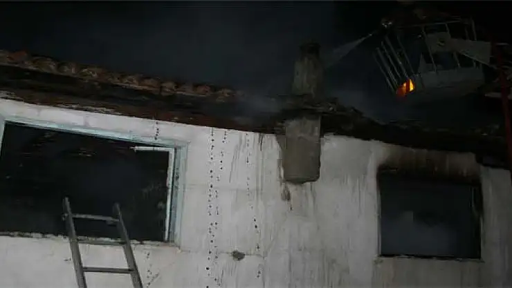 ÇARŞAMBA'DA BİR EVDE ÇIKAN YANGIN'DA MADDİ HASAR OLUŞTU...