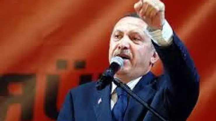 <font style'color: red'><blink>CANLI</blink></font>  'Benim ülkemin dili tektir'