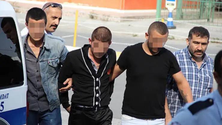 GAZİNO ÖNÜNDE SİLAHLI KAVGA: 6 GÖZALTI