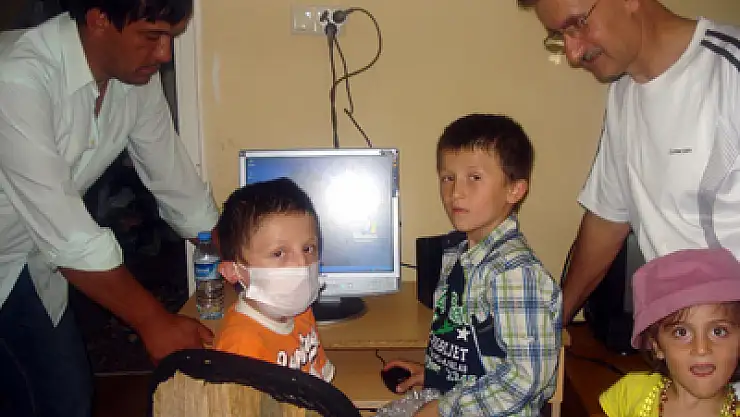 Lösemili Çocuğun Bilgisayar Sevinci